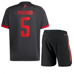 Bayern Munich Benjamin Pavard #5 kläder Barn 2022-23 Tredje Tröja Kortärmad (+ korta byxor)